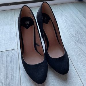 H&M Black Pump Heels 7.5